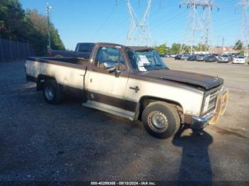  Salvage Chevrolet R10