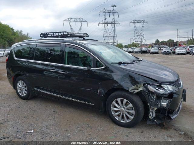  Salvage Chrysler Pacifica