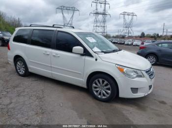  Salvage Volkswagen Routan