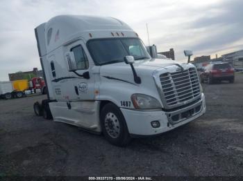  Salvage Freightliner Cascadia 125