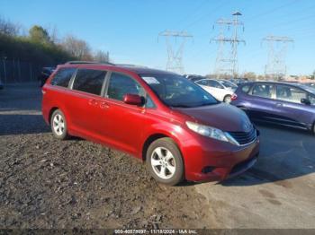  Salvage Toyota Sienna