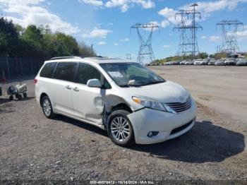  Salvage Toyota Sienna