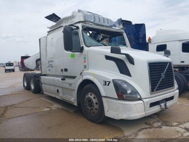  Salvage Volvo Vnl