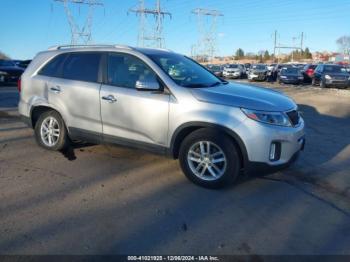  Salvage Kia Sorento