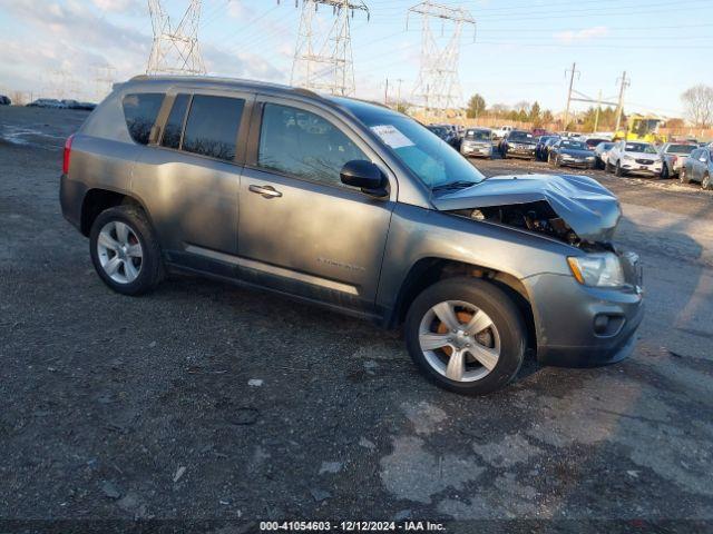  Salvage Jeep Compass