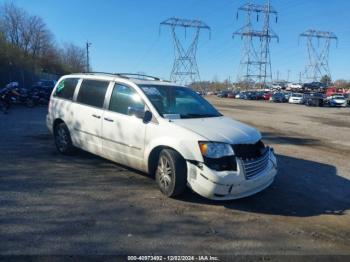  Salvage Chrysler Town & Country