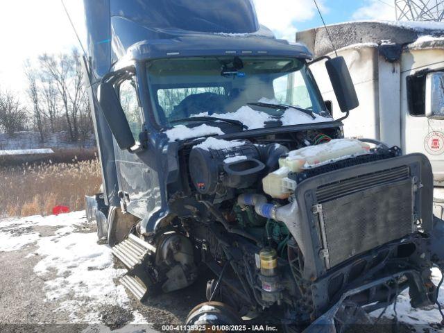  Salvage Volvo Vnr