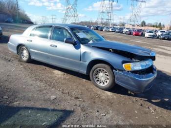  Salvage Lincoln Towncar