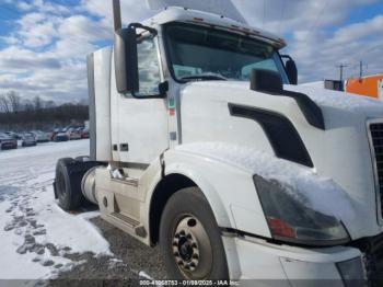  Salvage Volvo Vn