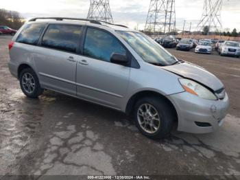  Salvage Toyota Sienna