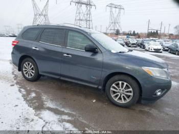  Salvage Nissan Pathfinder