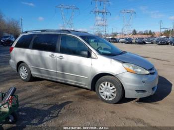  Salvage Toyota Sienna