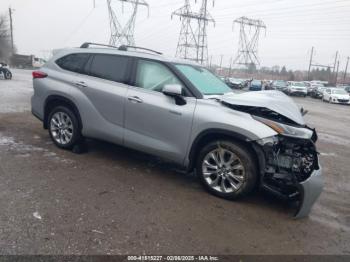  Salvage Toyota Highlander