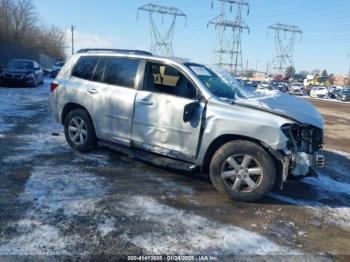  Salvage Toyota Highlander