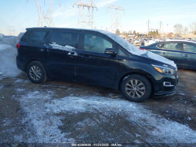  Salvage Kia Sedona