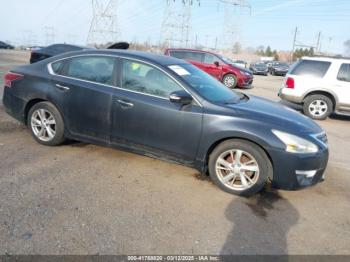  Salvage Nissan Altima