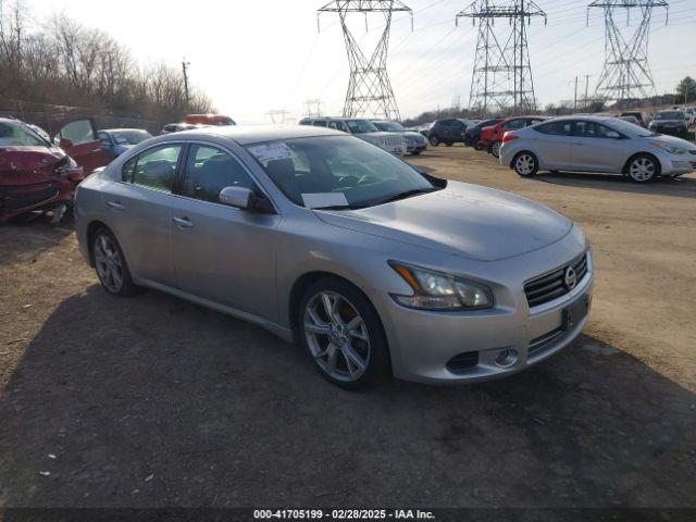  Salvage Nissan Maxima