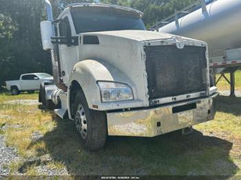  Salvage Kenworth T880