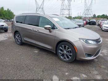  Salvage Chrysler Pacifica