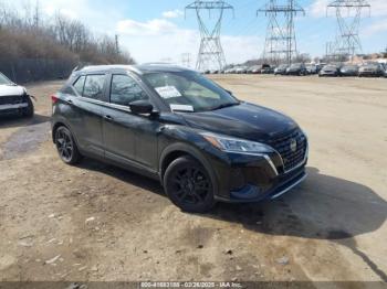 Salvage Nissan Kicks