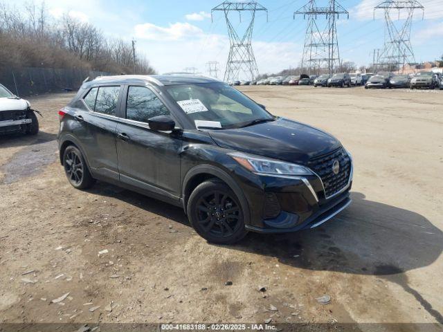  Salvage Nissan Kicks