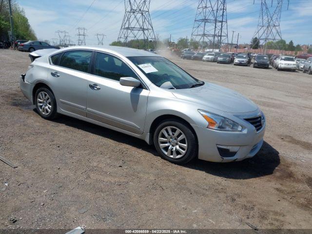  Salvage Nissan Altima