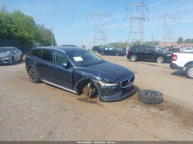  Salvage Volvo V60 Cross Country
