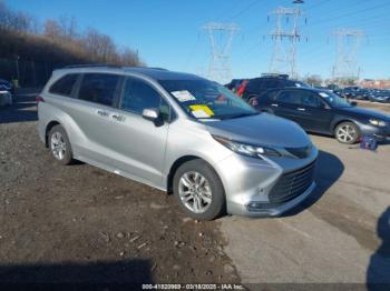  Salvage Toyota Sienna