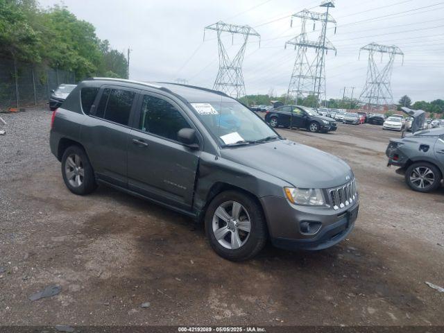  Salvage Jeep Compass