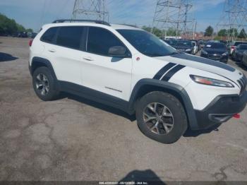  Salvage Jeep Cherokee