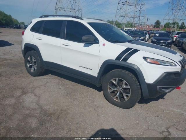  Salvage Jeep Cherokee