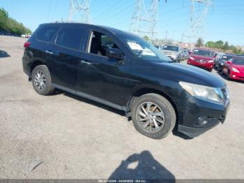  Salvage Nissan Pathfinder