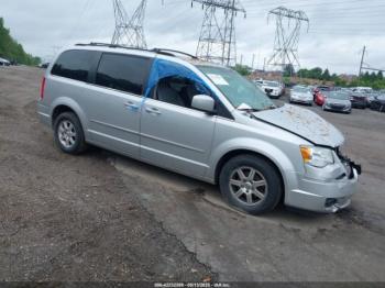  Salvage Chrysler Town & Country