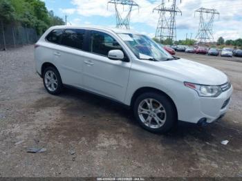  Salvage Mitsubishi Outlander