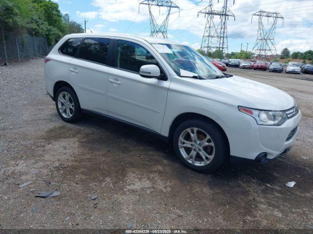  Salvage Mitsubishi Outlander