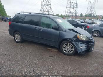  Salvage Toyota Sienna