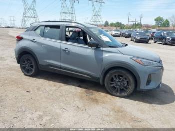  Salvage Nissan Kicks