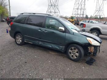  Salvage Toyota Sienna