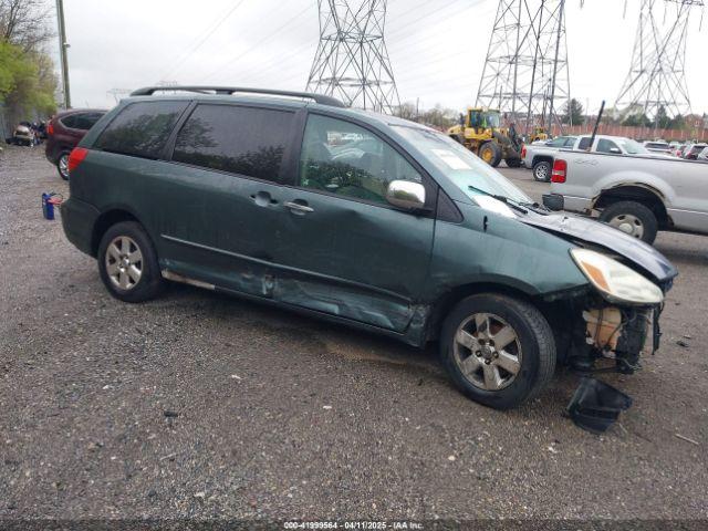  Salvage Toyota Sienna