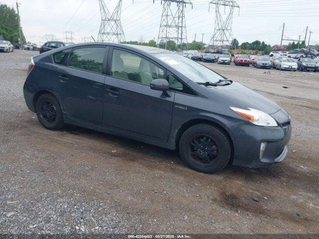  Salvage Toyota Prius