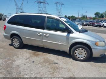  Salvage Chrysler Town & Country
