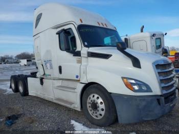  Salvage Freightliner New Cascadia 126