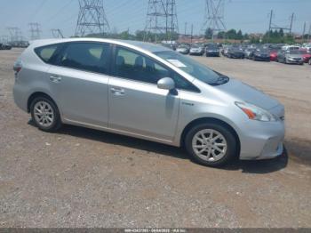  Salvage Toyota Prius v