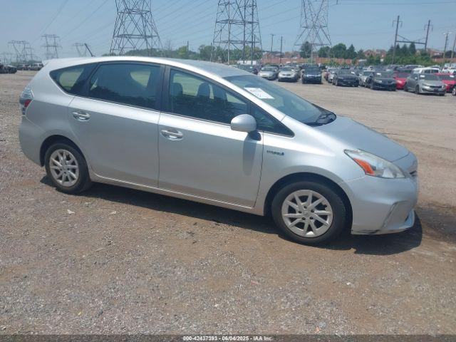  Salvage Toyota Prius v