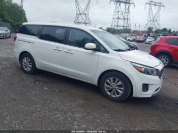  Salvage Kia Sedona