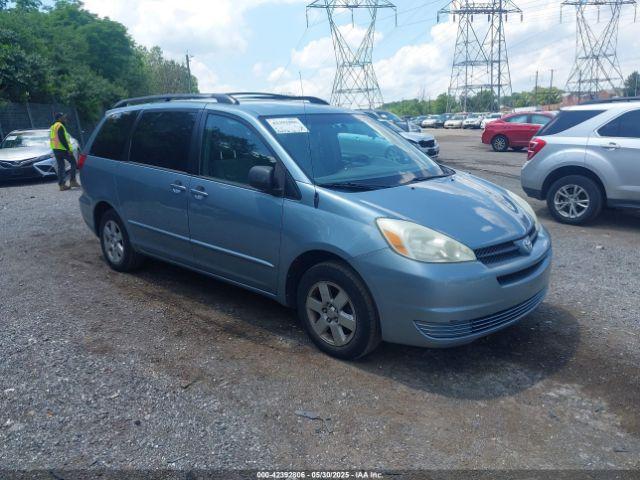  Salvage Toyota Sienna