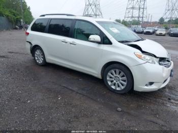  Salvage Toyota Sienna
