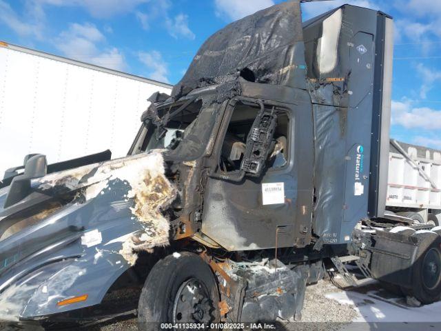  Salvage Volvo Vnl