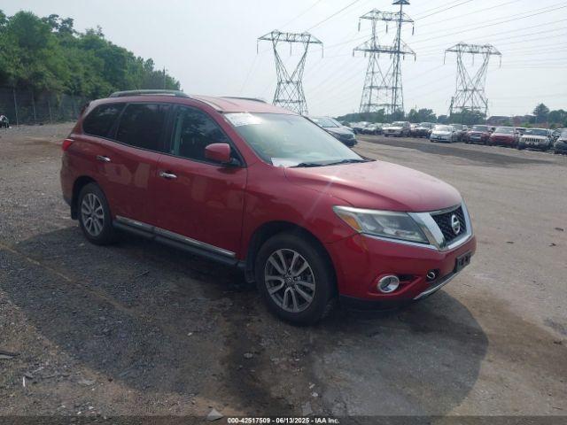  Salvage Nissan Pathfinder