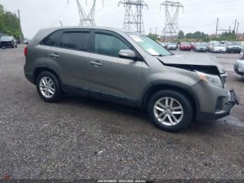  Salvage Kia Sorento